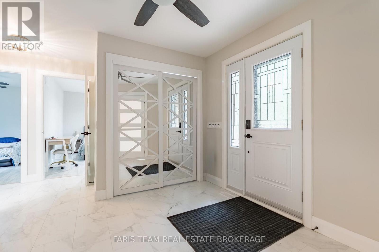 8 Joliet Crescent, Tiny, ON - Indoor Photo Showing Other Room
