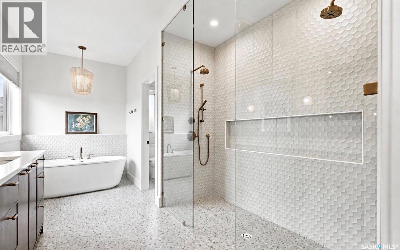 652 Pepper Bend, Saskatoon, SK - Indoor Photo Showing Bathroom