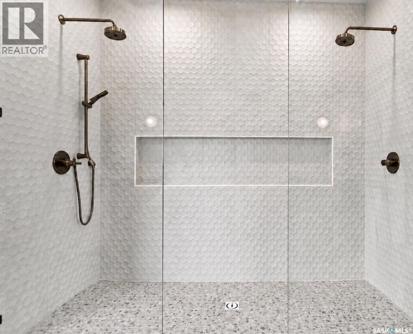 652 Pepper Bend, Saskatoon, SK - Indoor Photo Showing Bathroom
