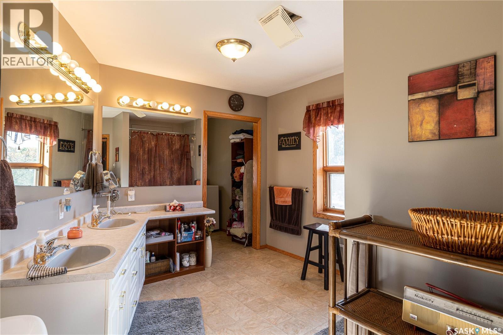 304 1St Street W, Milden, SK - Indoor