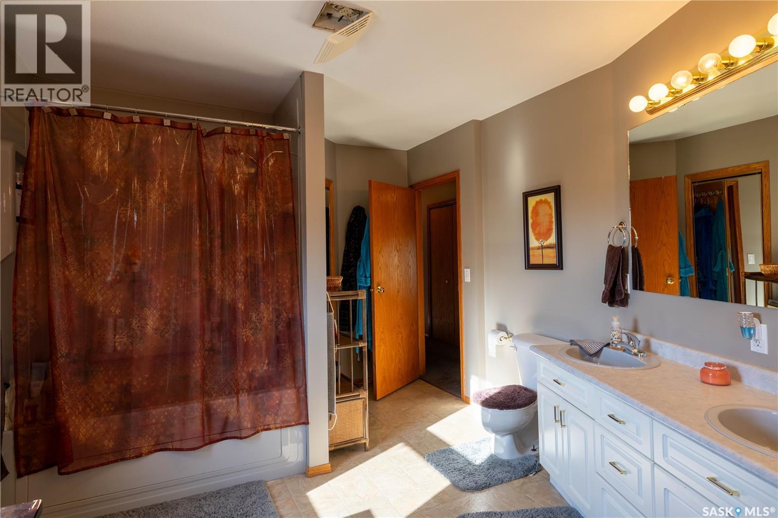 304 1St Street W, Milden, SK - Indoor Photo Showing Bathroom