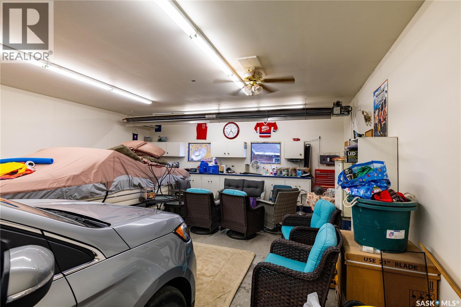 304 1St Street W, Milden, SK - Indoor Photo Showing Garage