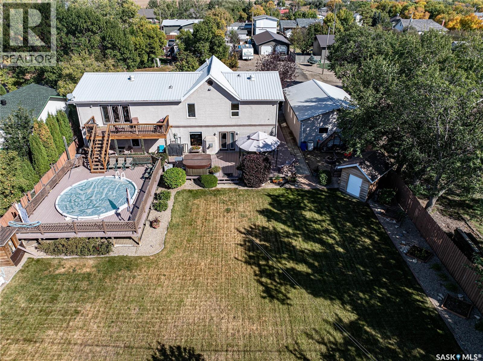 304 1St Street W, Milden, SK - Outdoor With Deck Patio Veranda