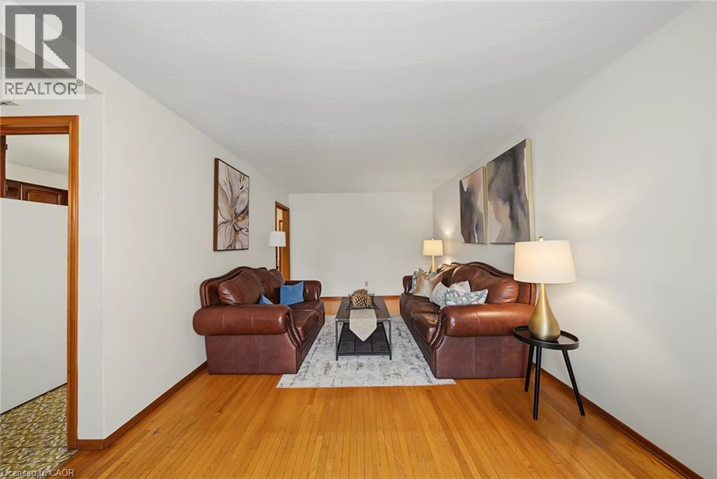 44 Tom Street, Hamilton, ON - Indoor Photo Showing Other Room