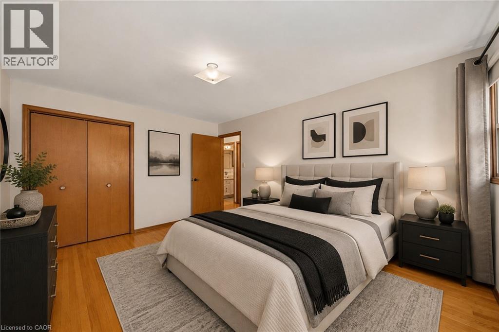 44 Tom Street, Hamilton, ON - Indoor Photo Showing Bedroom