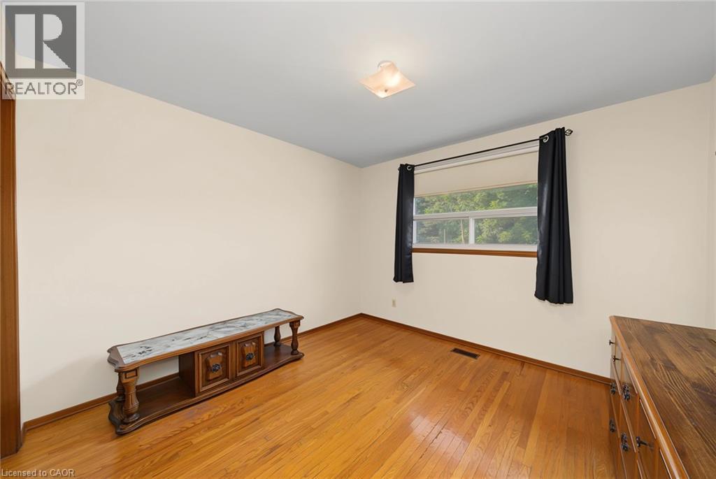 44 Tom Street, Hamilton, ON - Indoor Photo Showing Other Room