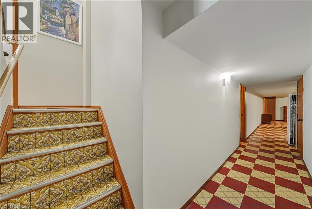 44 Tom Street, Hamilton, ON - Indoor Photo Showing Other Room