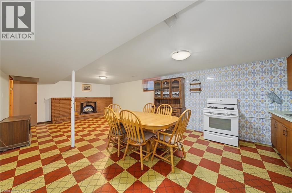 44 Tom Street, Hamilton, ON - Indoor Photo Showing Other Room