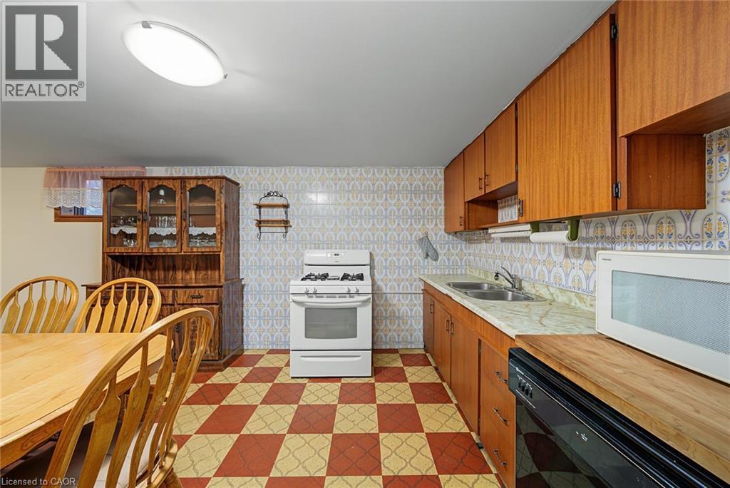 44 Tom Street, Hamilton, ON - Indoor Photo Showing Kitchen With Double Sink