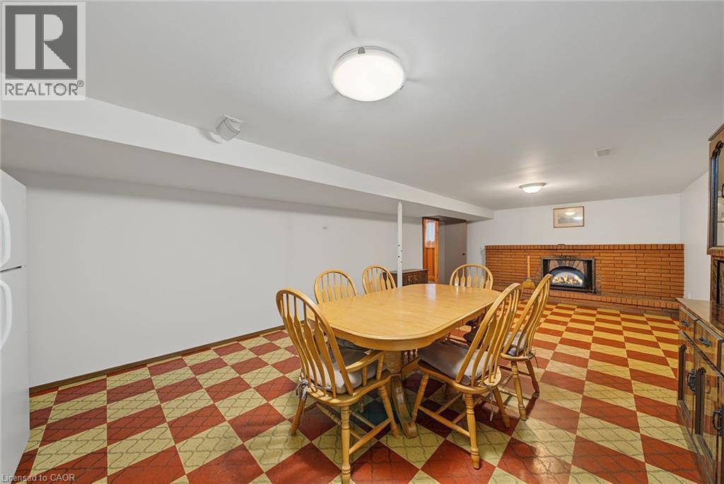 44 Tom Street, Hamilton, ON - Indoor Photo Showing Dining Room