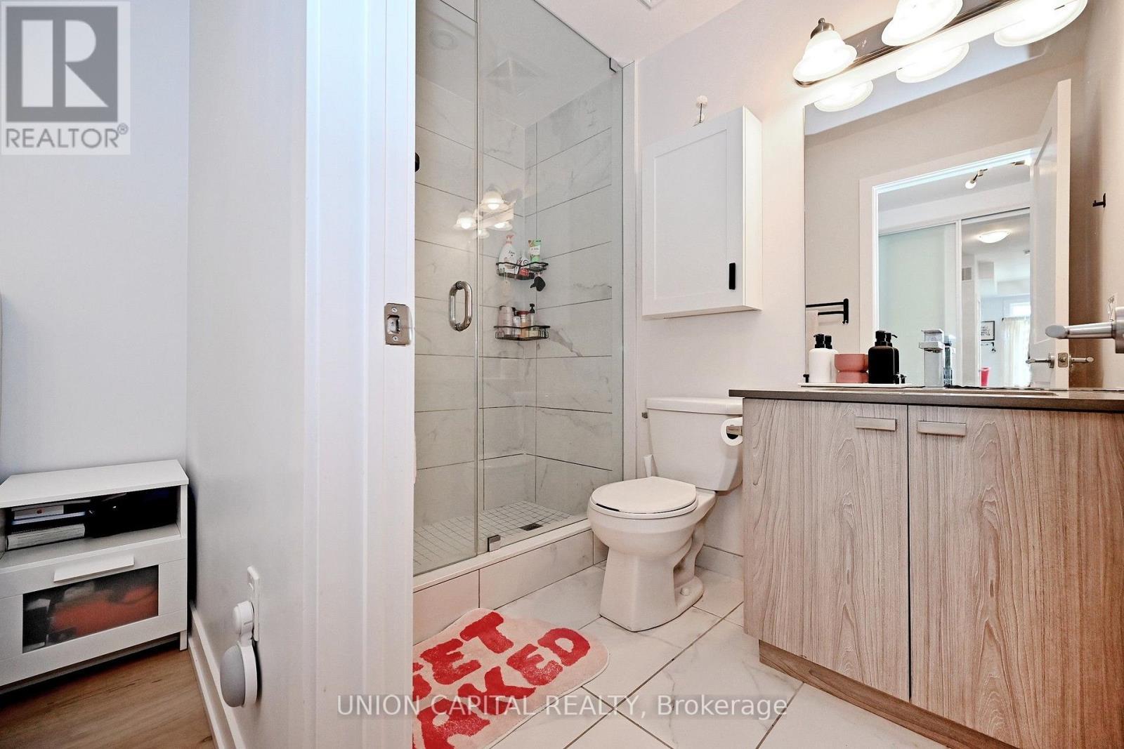39 - 57 Finch Avenue W, Toronto, ON - Indoor Photo Showing Bathroom