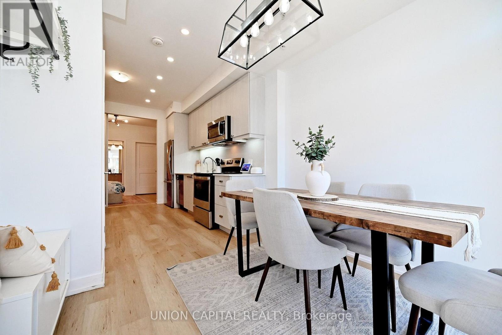 39 - 57 Finch Avenue W, Toronto, ON - Indoor Photo Showing Dining Room