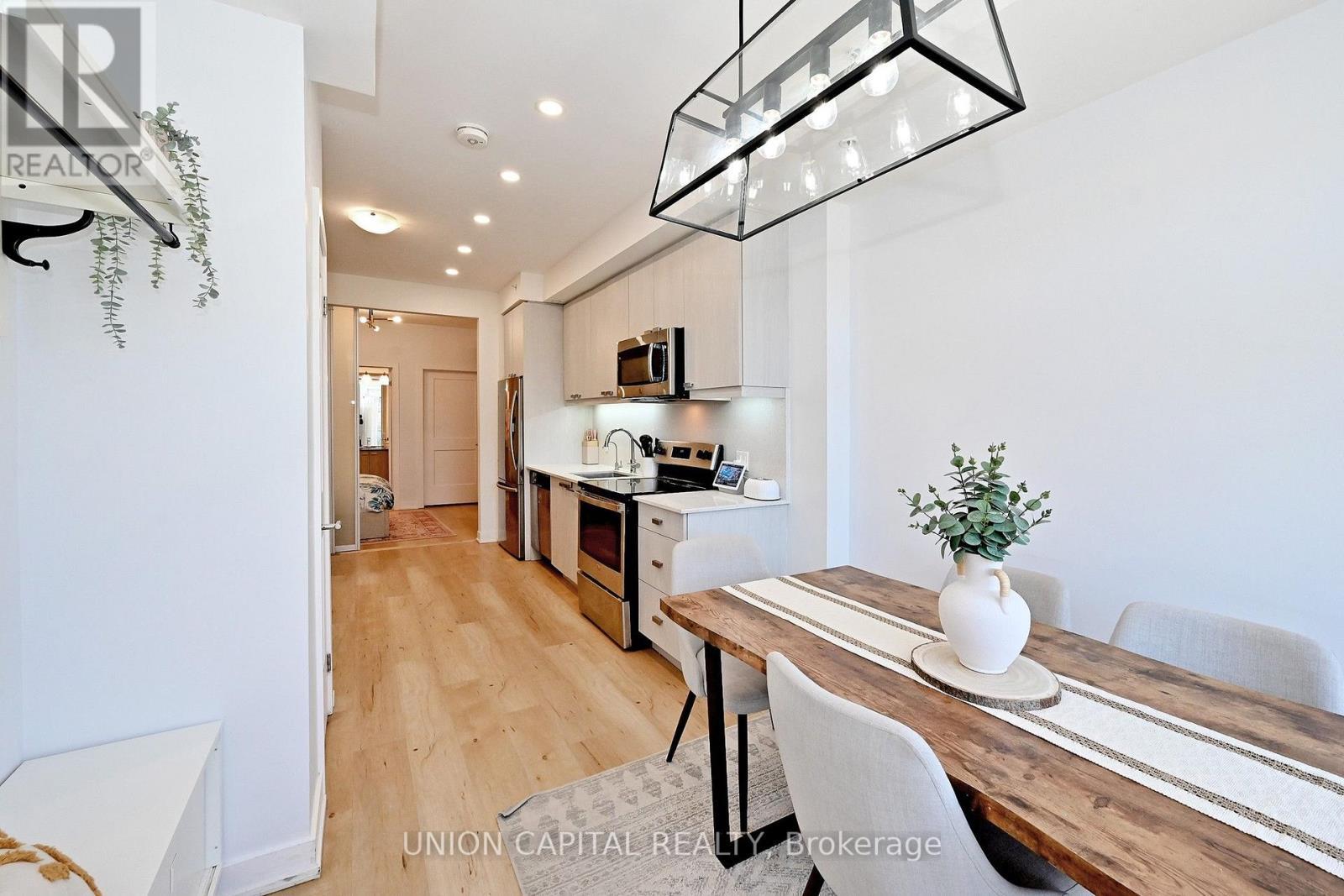 39 - 57 Finch Avenue W, Toronto, ON - Indoor Photo Showing Dining Room