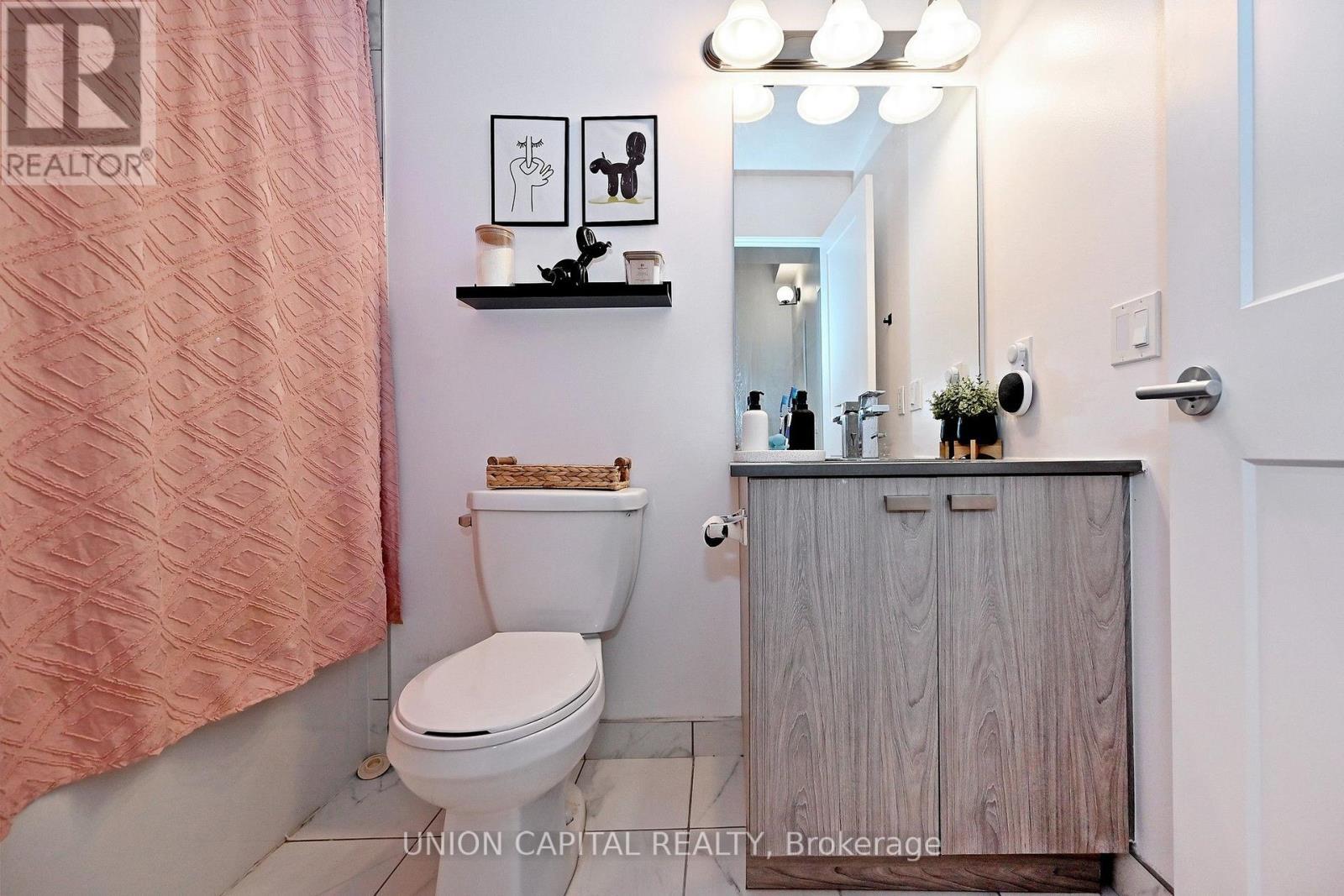 39 - 57 Finch Avenue W, Toronto, ON - Indoor Photo Showing Bathroom