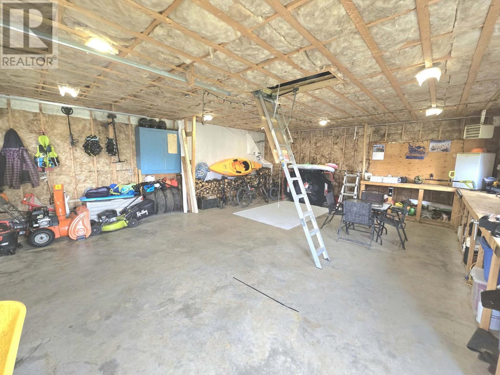 6 Jo-Am Street, Lewisporte, NL - Indoor Photo Showing Garage