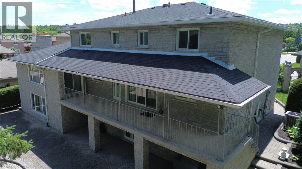 35 Glen Park Court, Hamilton, ON - Outdoor With Exterior