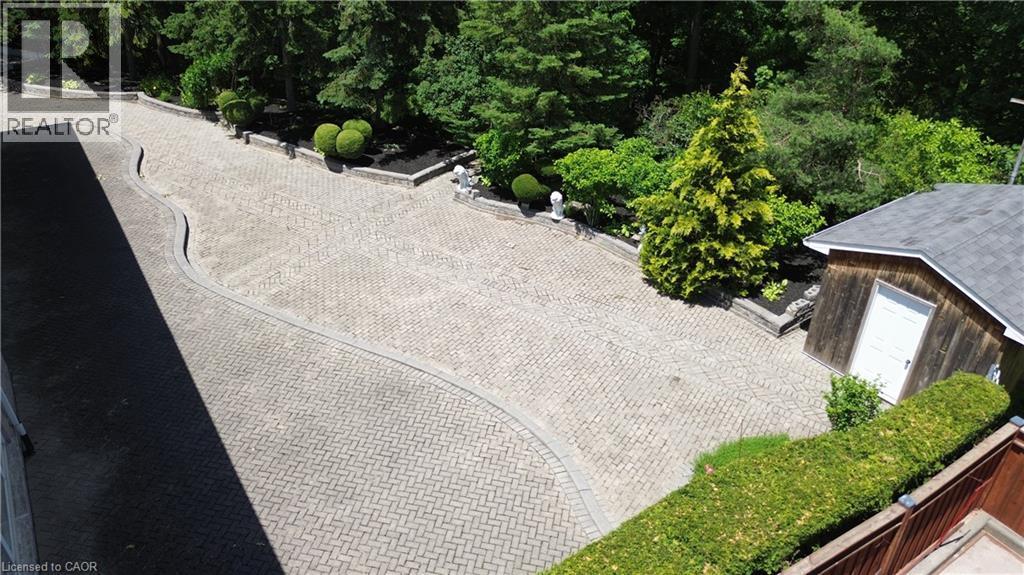35 Glen Park Court, Hamilton, ON - Outdoor
