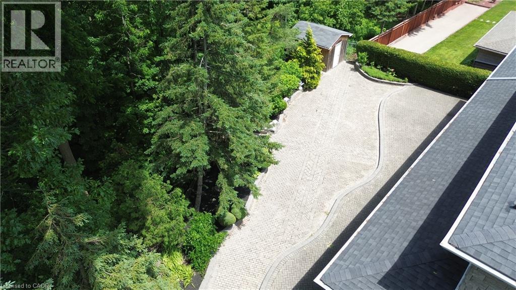 35 Glen Park Court, Hamilton, ON - Outdoor