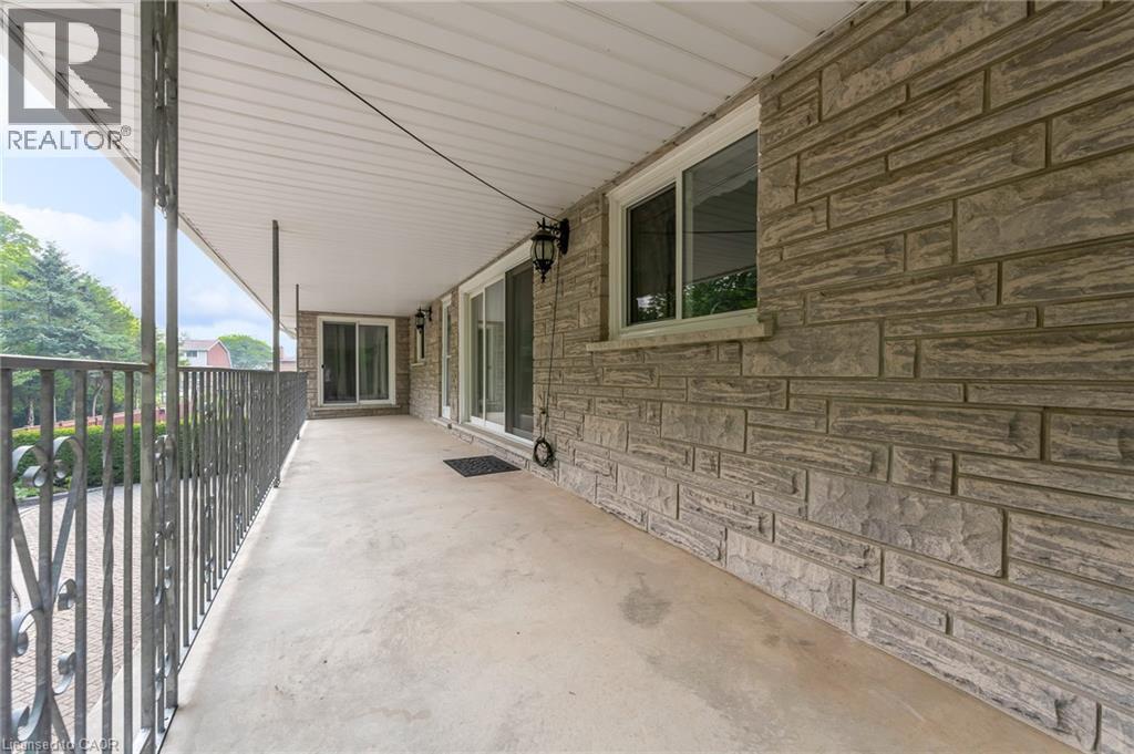35 Glen Park Court, Hamilton, ON - Outdoor With Exterior