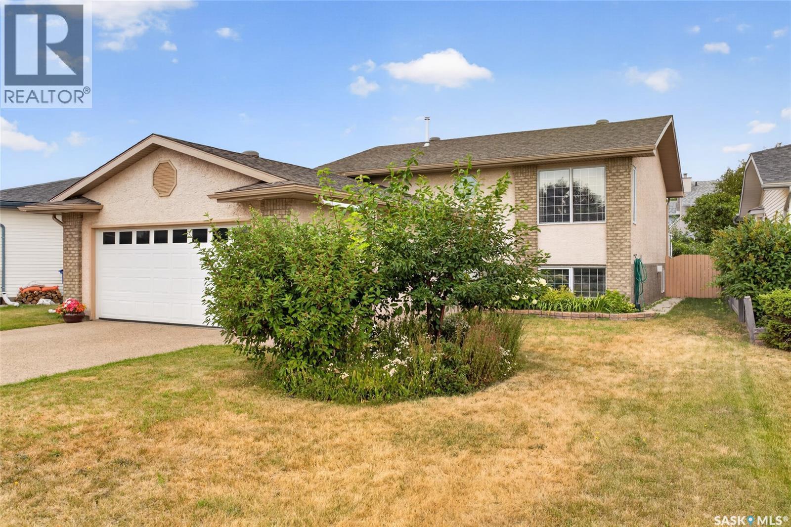 3547 Hazel Grove, Regina, SK - Outdoor