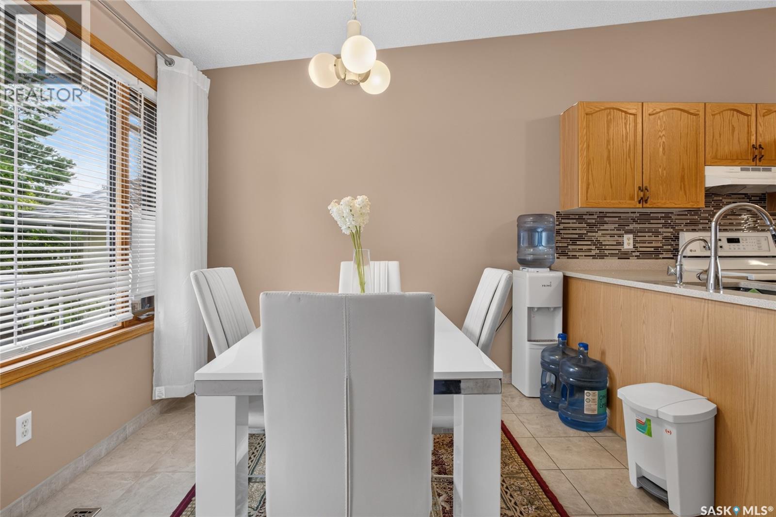3547 Hazel Grove, Regina, SK - Indoor Photo Showing Dining Room