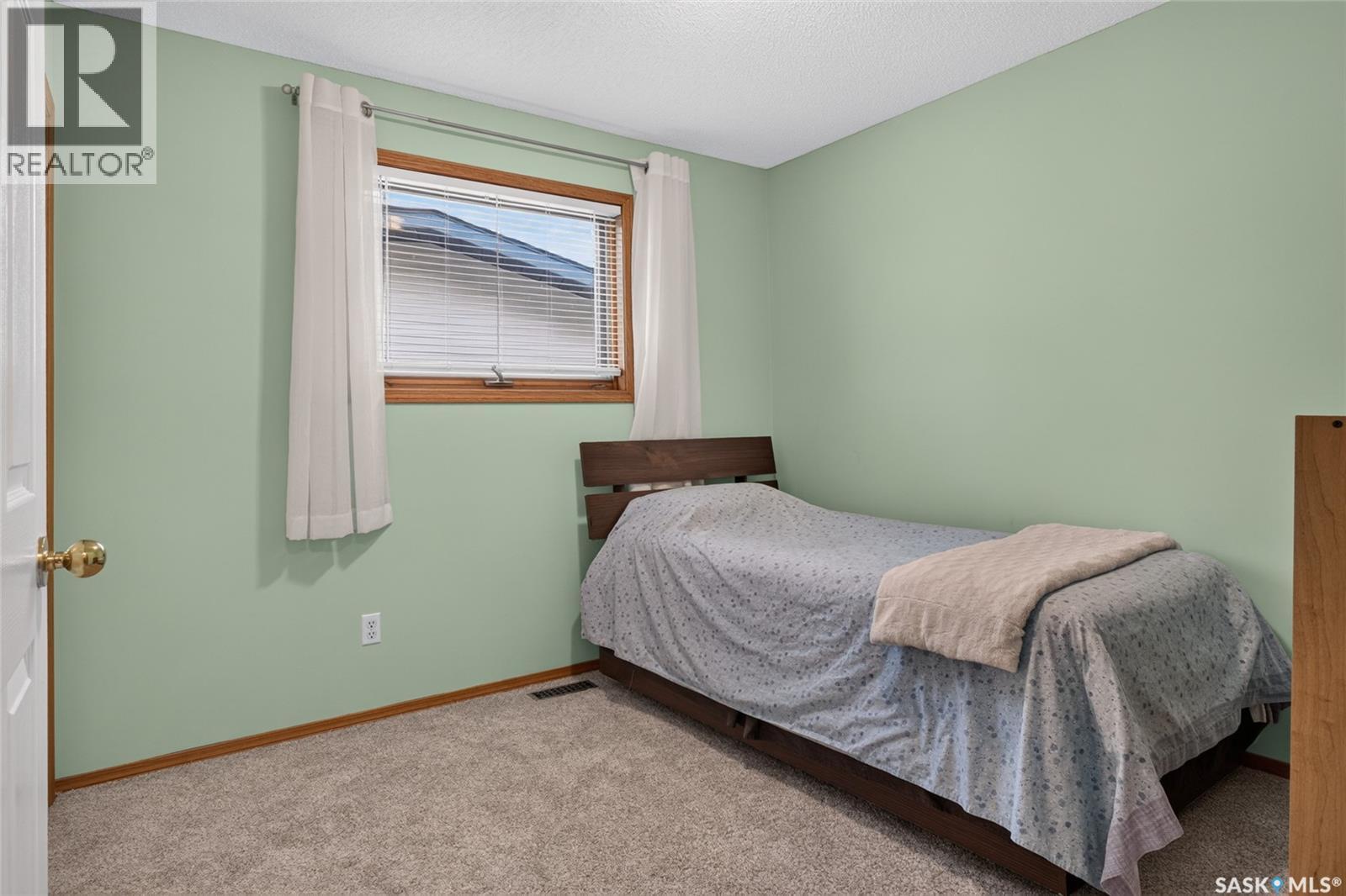 3547 Hazel Grove, Regina, SK - Indoor Photo Showing Bedroom