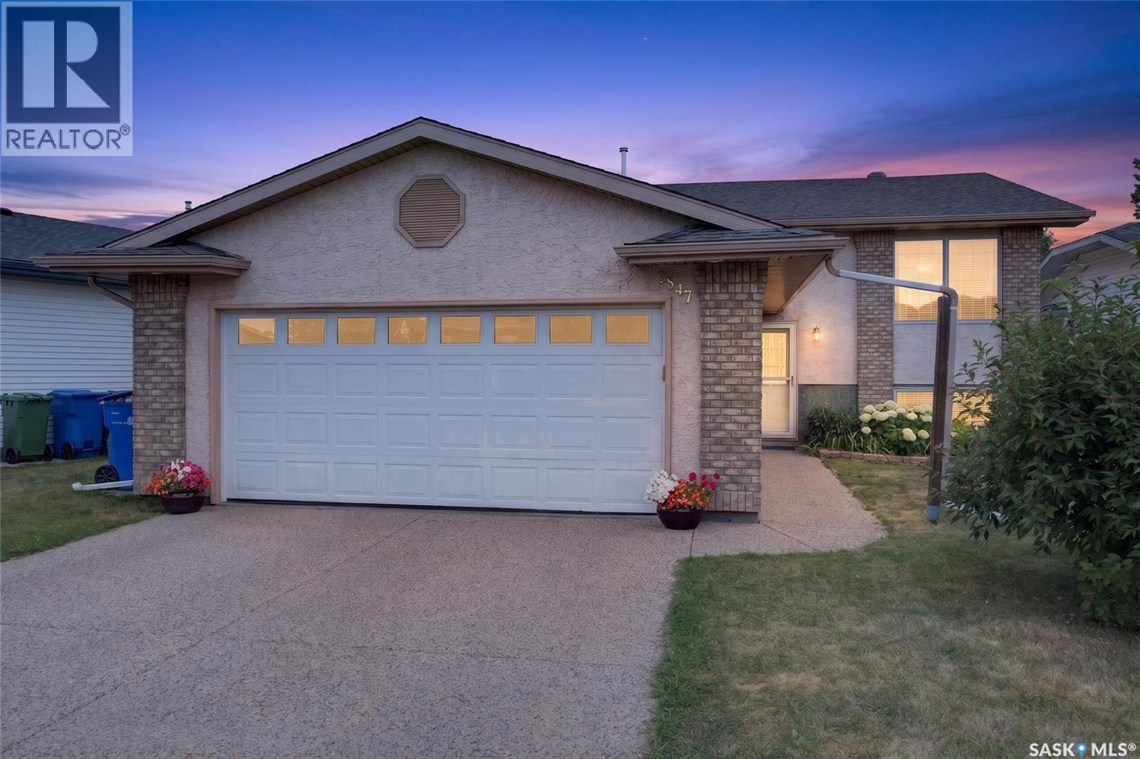 3547 Hazel Grove, Regina, SK - Outdoor