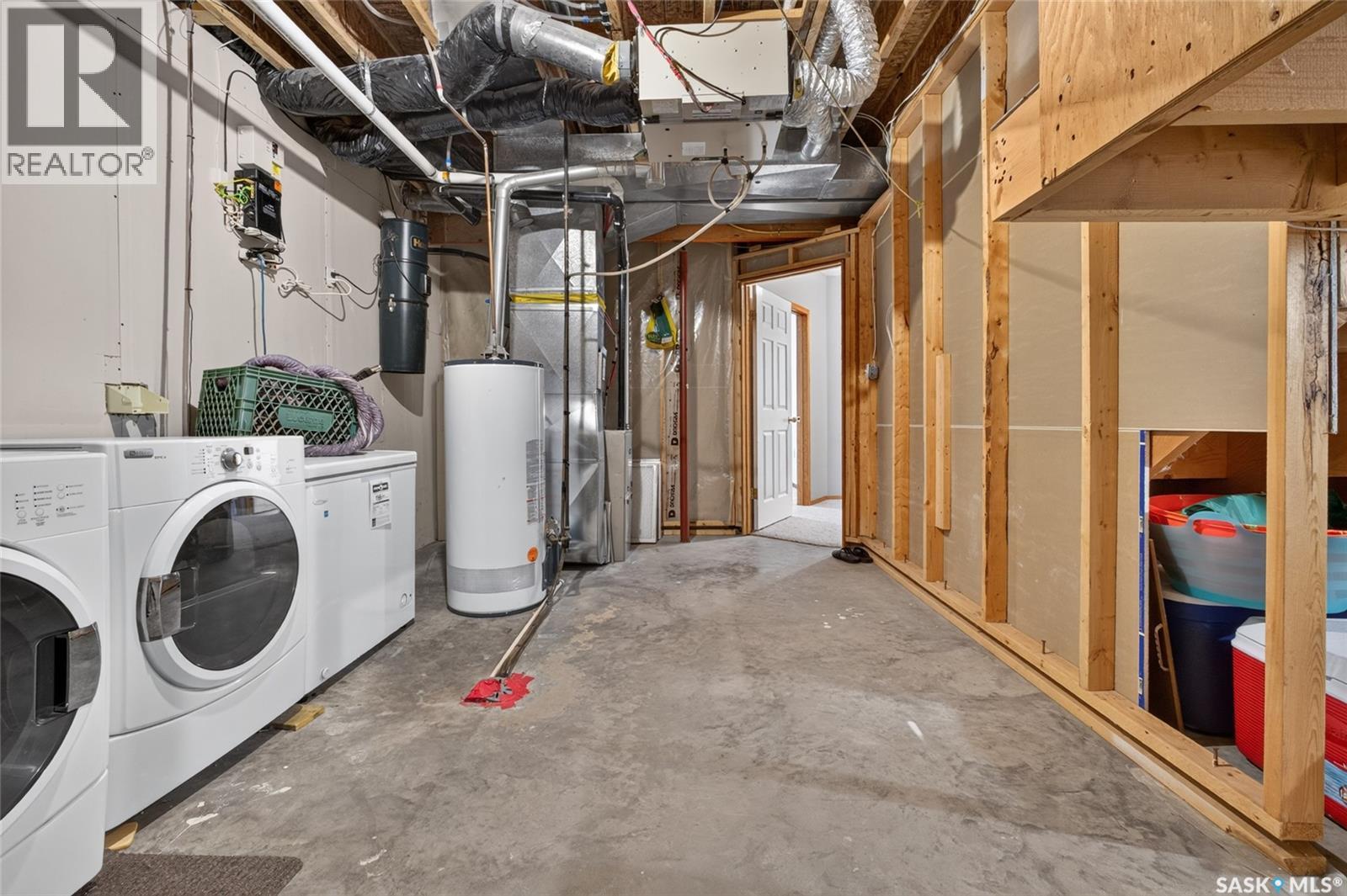 3547 Hazel Grove, Regina, SK - Indoor Photo Showing Laundry Room