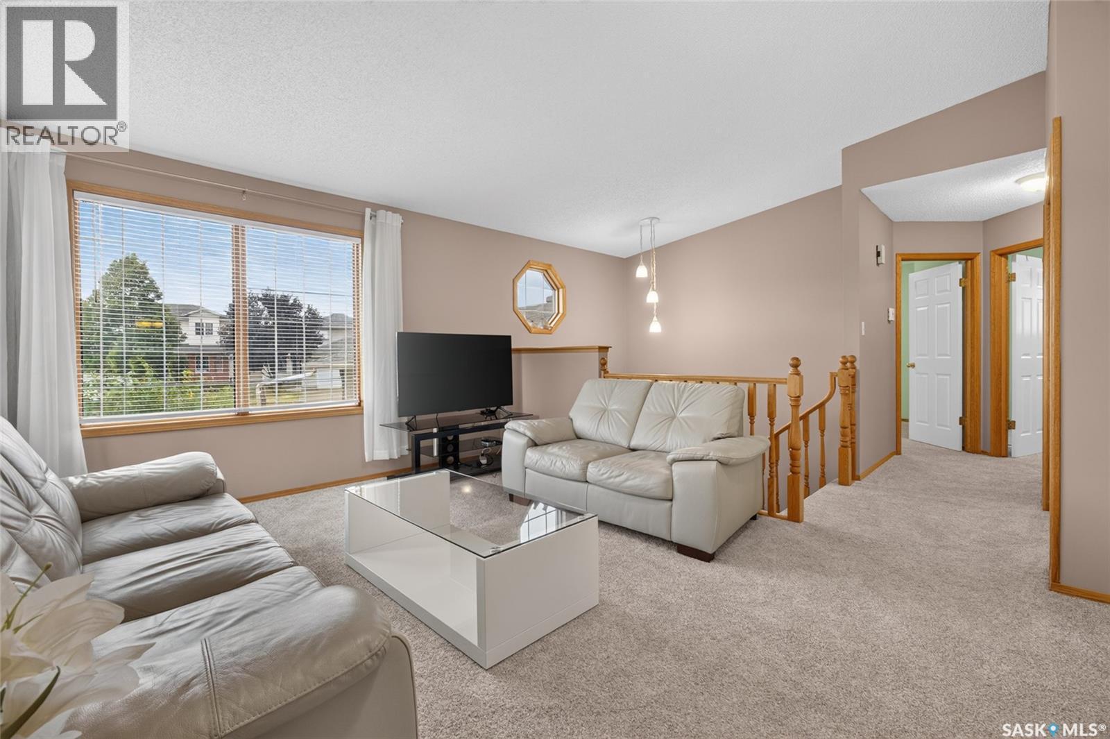 3547 Hazel Grove, Regina, SK - Indoor Photo Showing Living Room