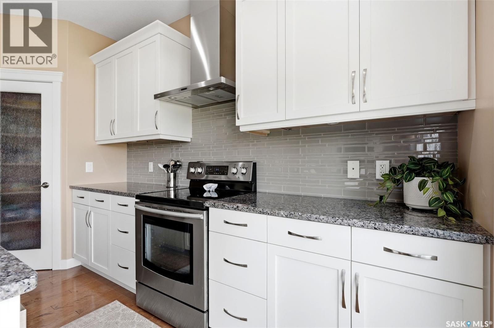 4665 Skinner Crescent, Regina, SK - Indoor Photo Showing Kitchen With Upgraded Kitchen