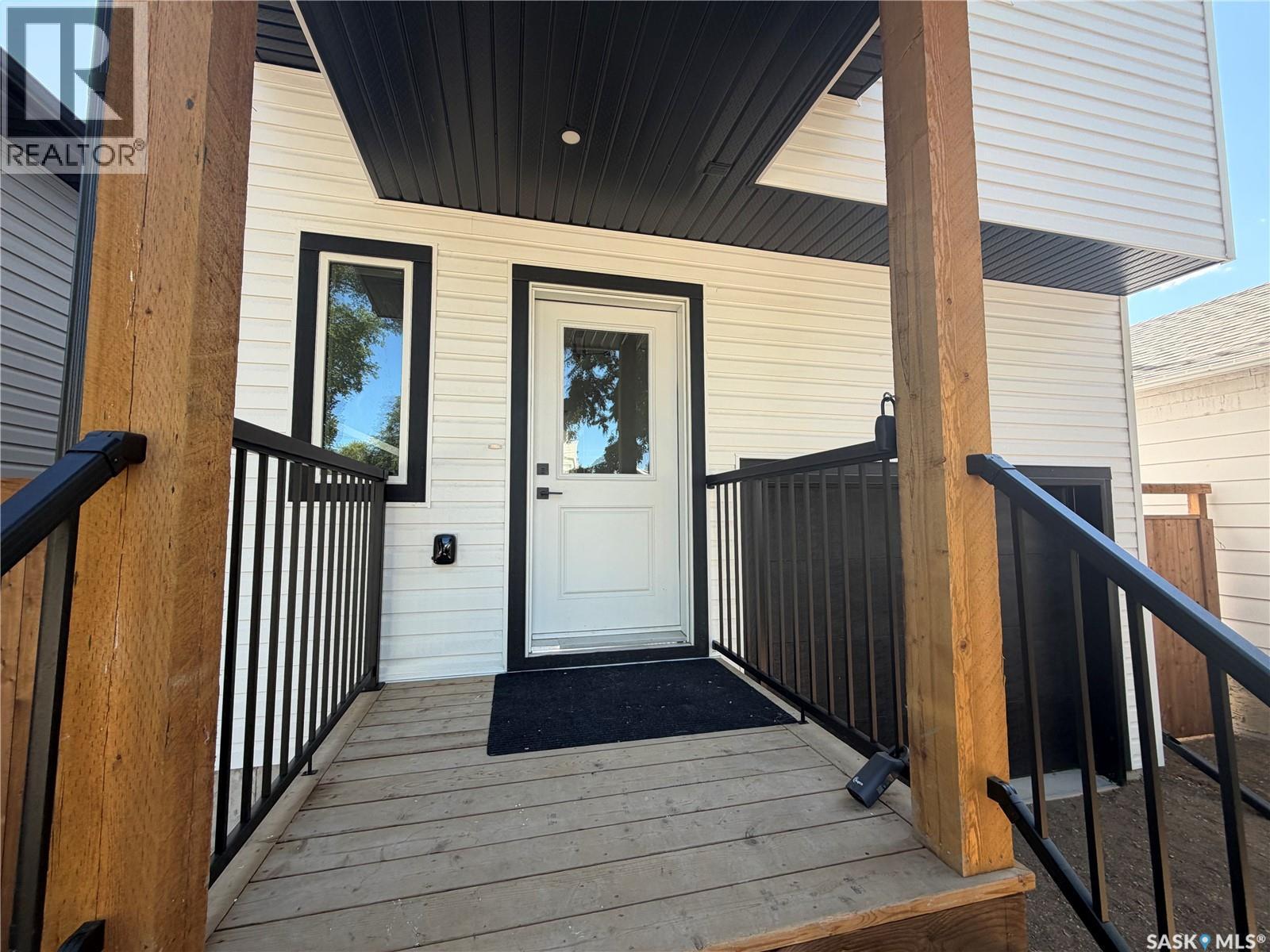 1220 H Avenue N, Saskatoon, SK - Outdoor With Exterior