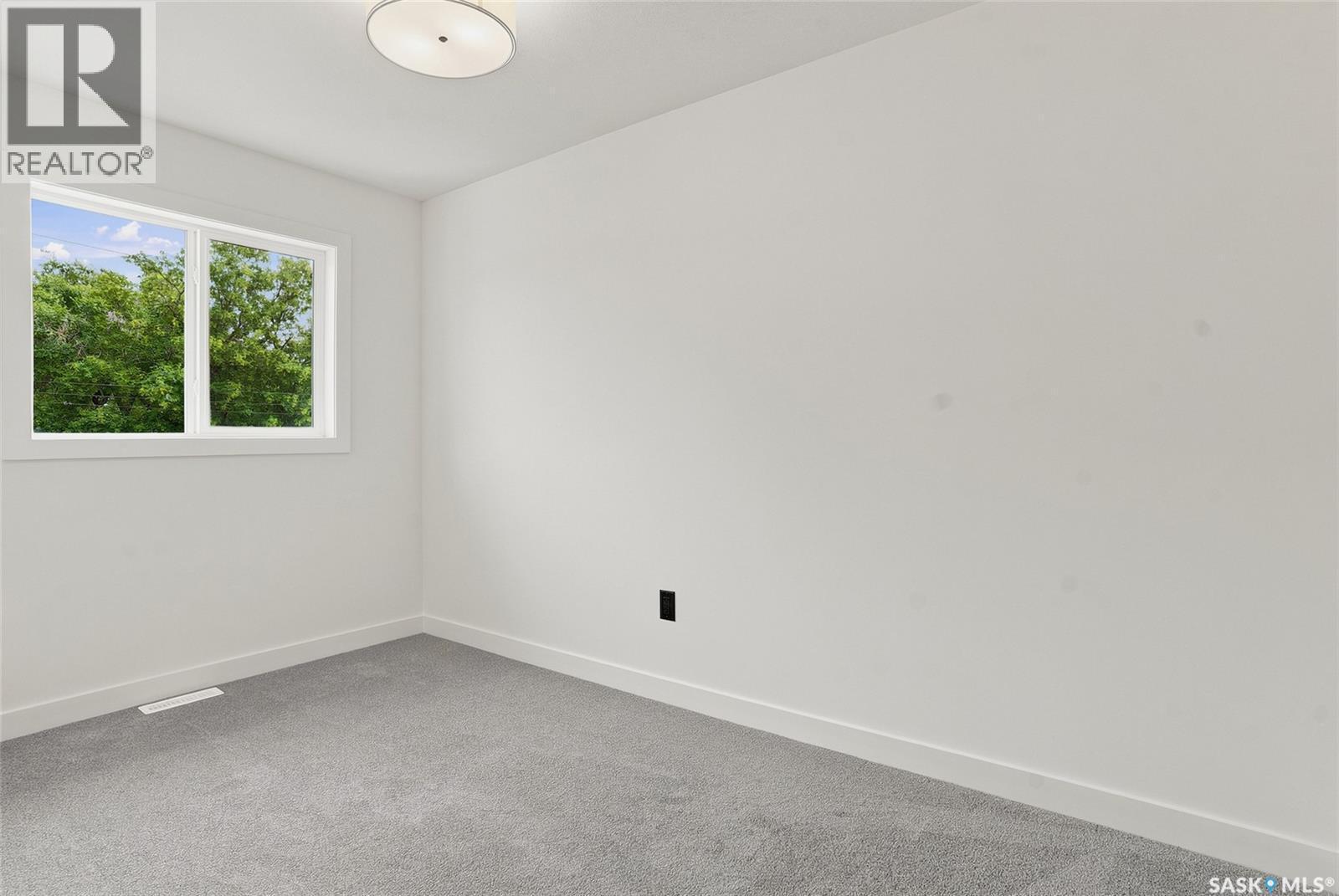 1220 H Avenue N, Saskatoon, SK - Indoor Photo Showing Other Room