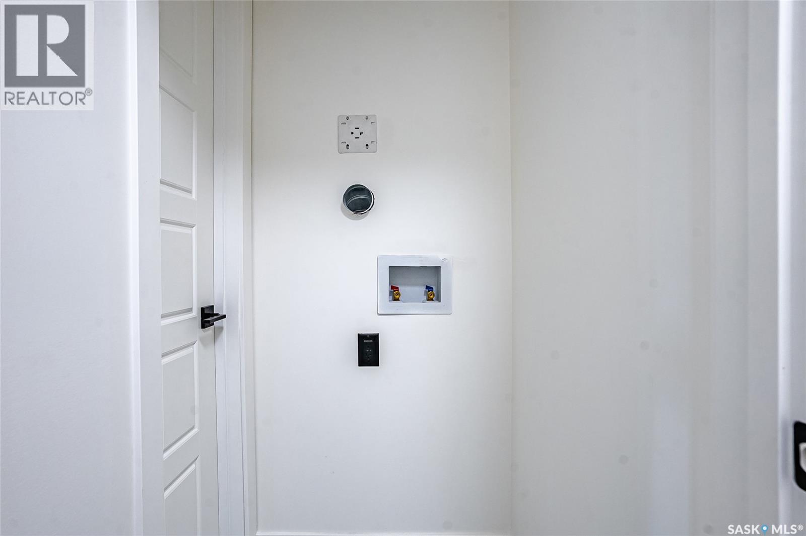 1220 H Avenue N, Saskatoon, SK - Indoor Photo Showing Other Room
