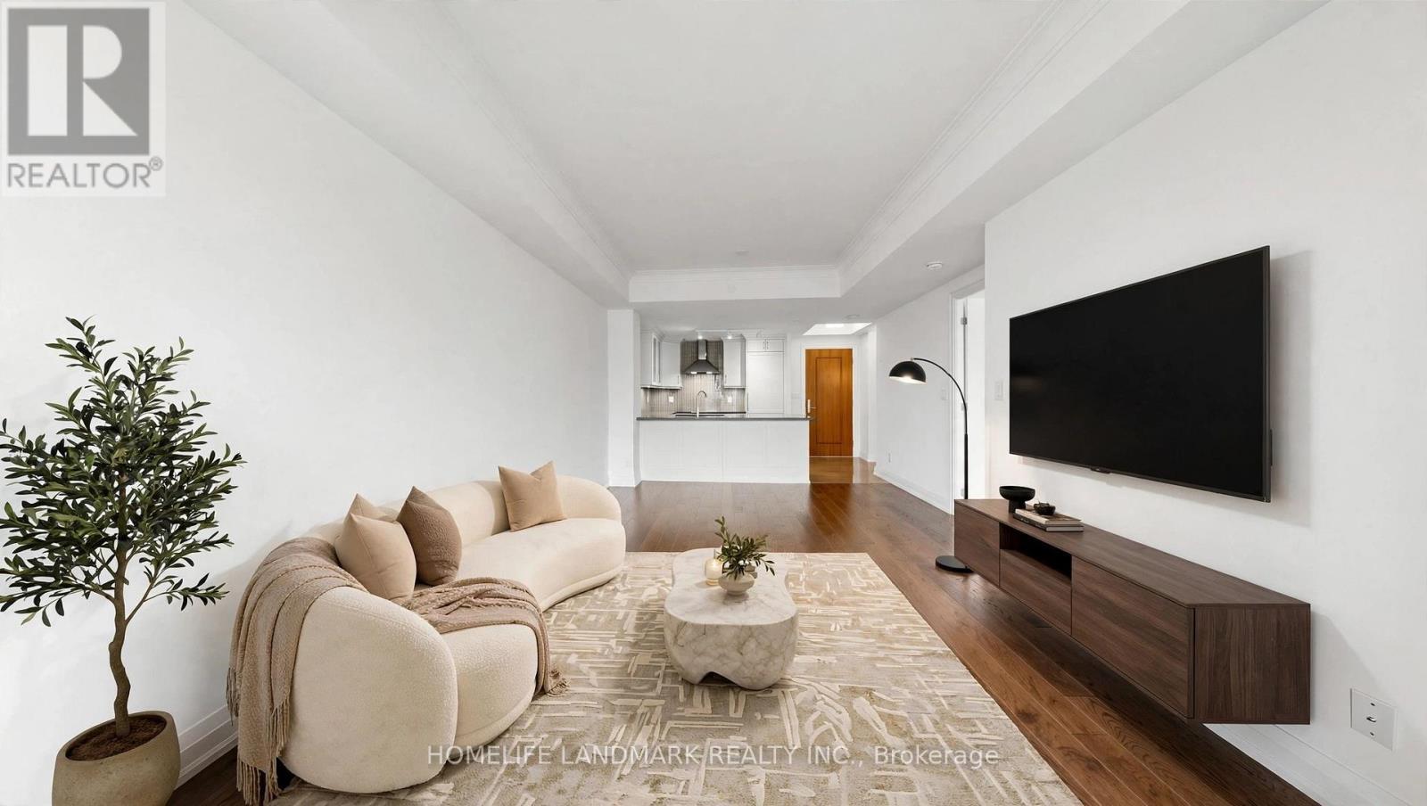 507 - 15 Stollery Pond Crescent, Markham, ON - Indoor Photo Showing Living Room