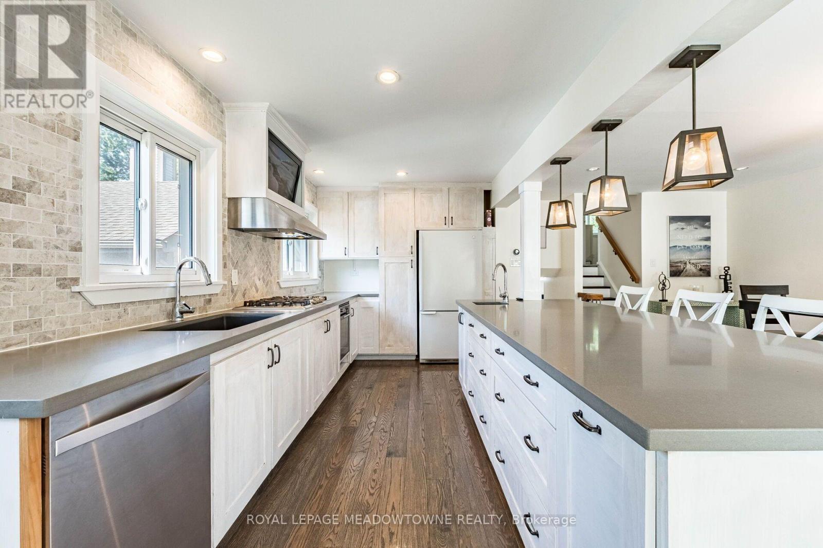 56 Sutter Avenue, Brampton, ON - Indoor Photo Showing Kitchen With Upgraded Kitchen