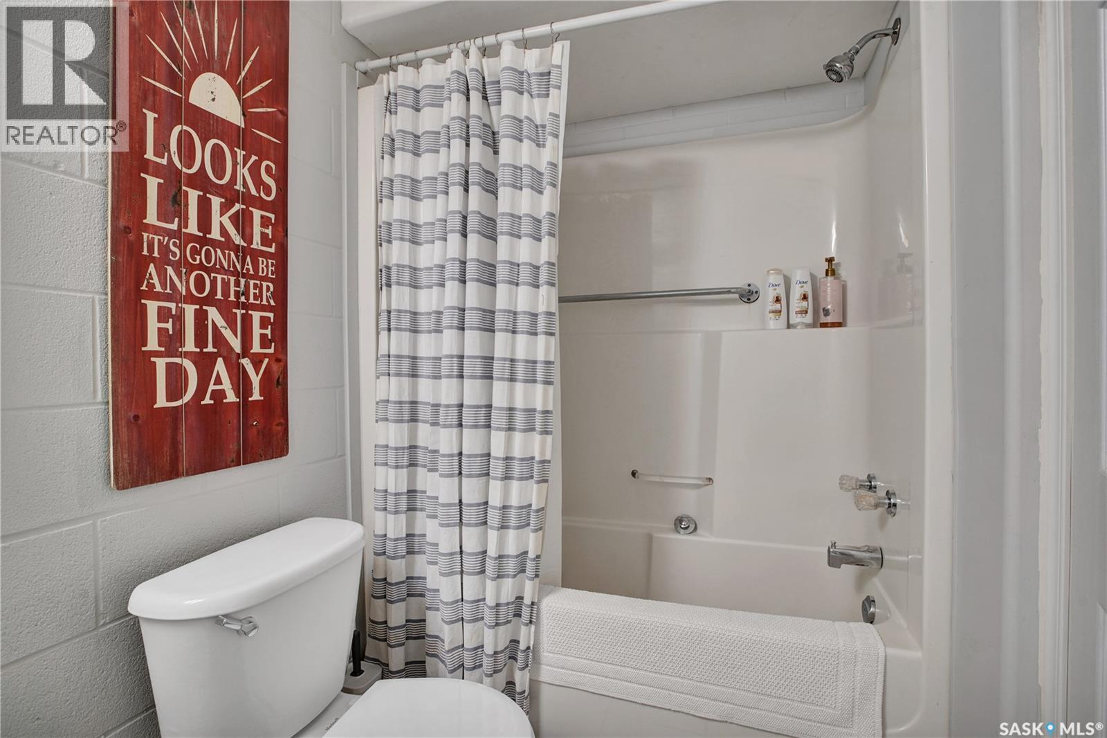 103 120 C Avenue N, Saskatoon, SK - Indoor Photo Showing Bathroom