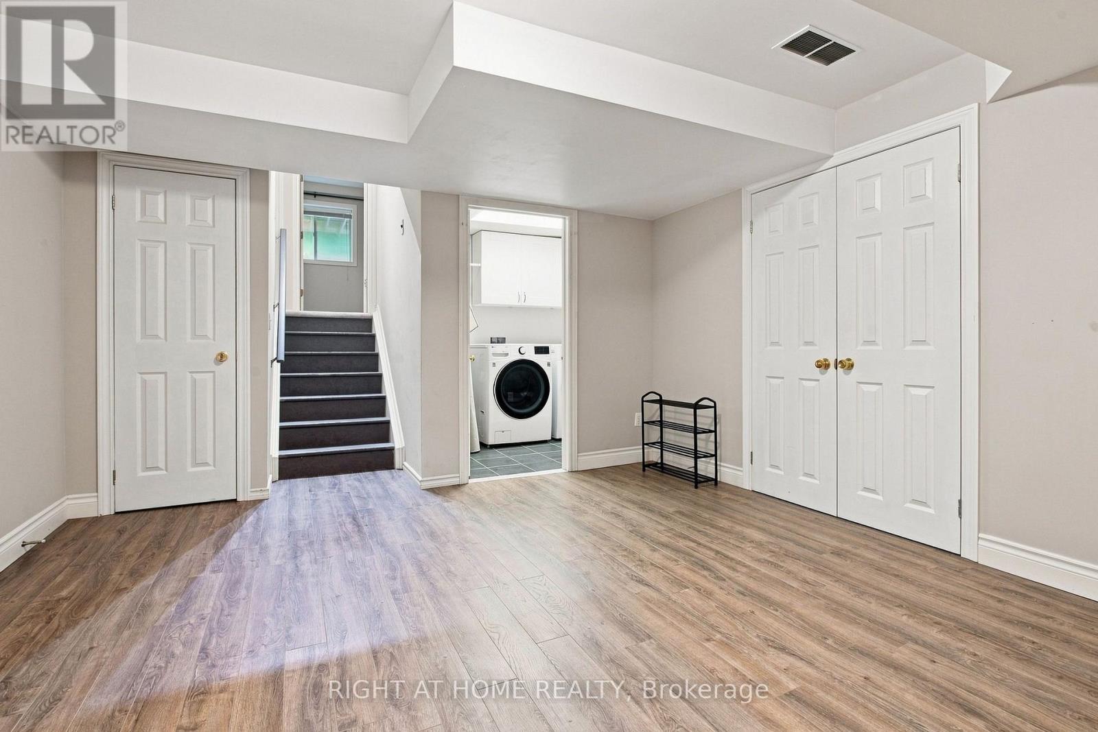 187 Clairfields Drive E, Guelph, ON - Indoor