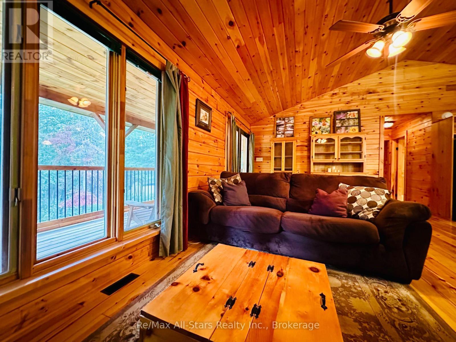 7140 Highway 28, North Kawartha, ON - Indoor Photo Showing Living Room