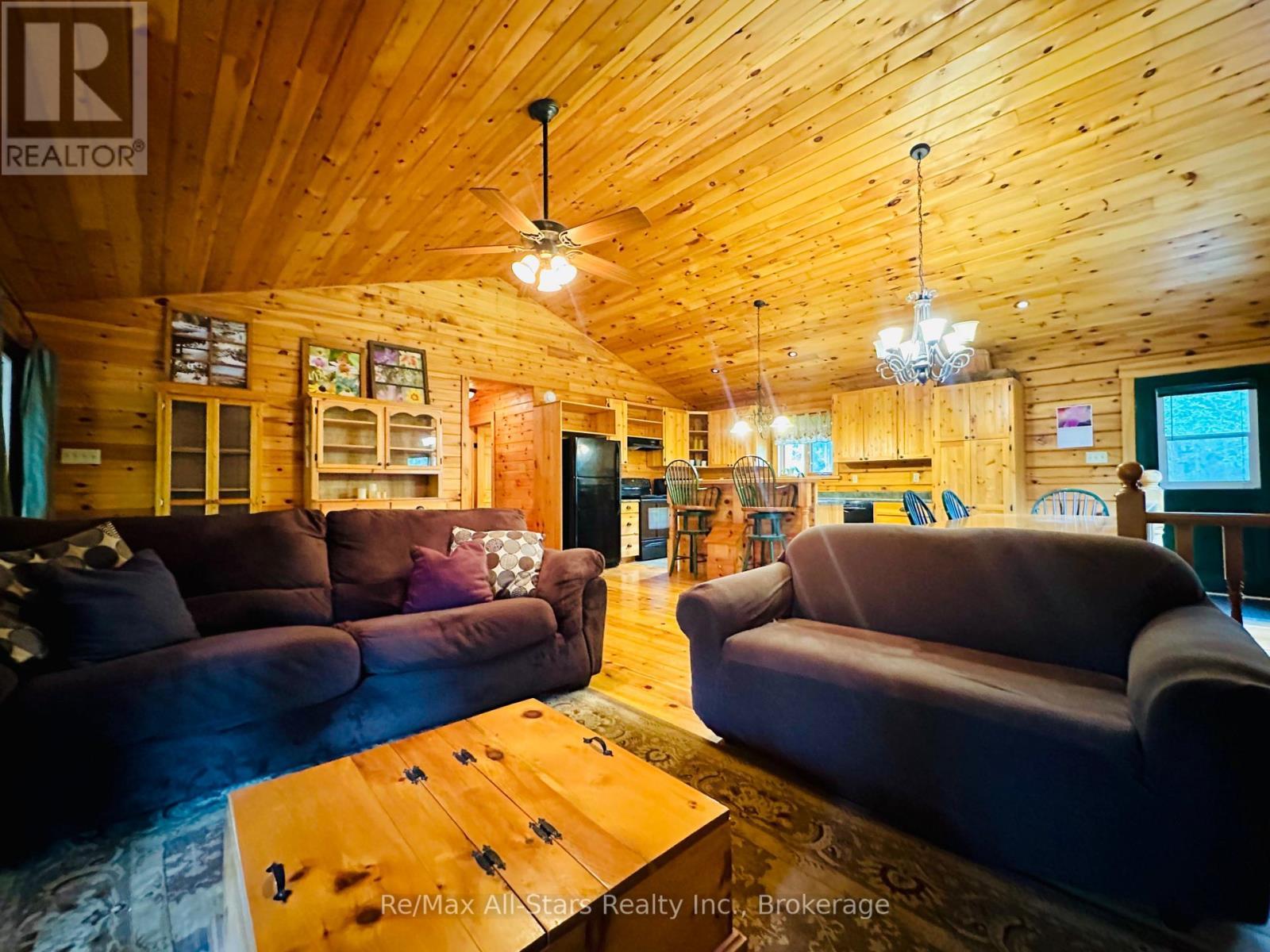 7140 Highway 28, North Kawartha, ON - Indoor Photo Showing Living Room