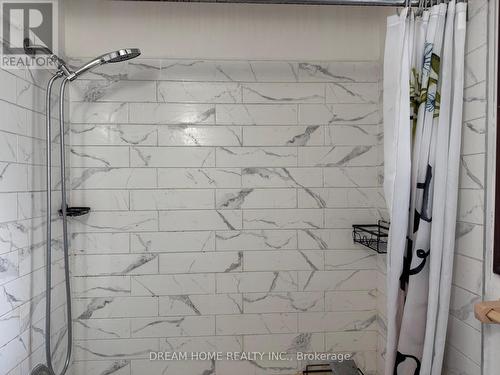 48 Meadowlark Drive, Hamilton, ON - Indoor Photo Showing Bathroom