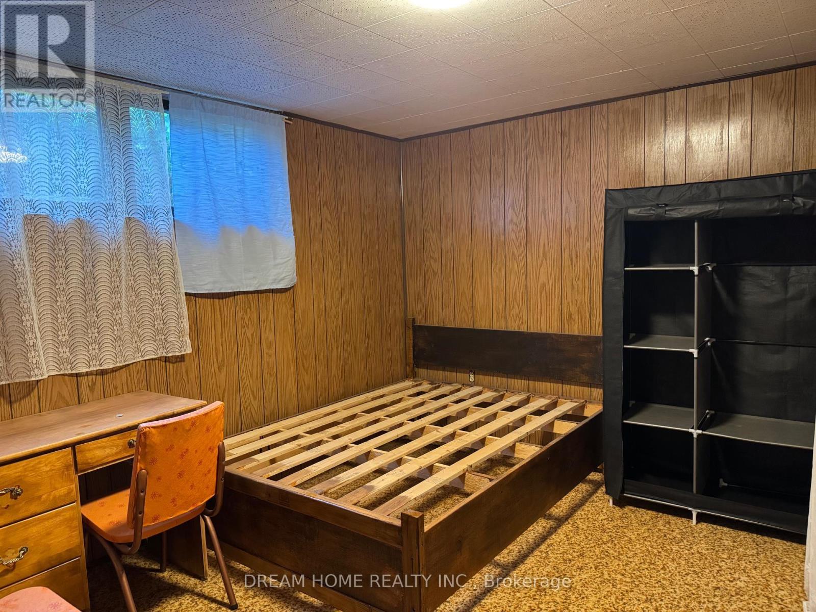 48 Meadowlark Drive, Hamilton, ON - Indoor Photo Showing Bedroom