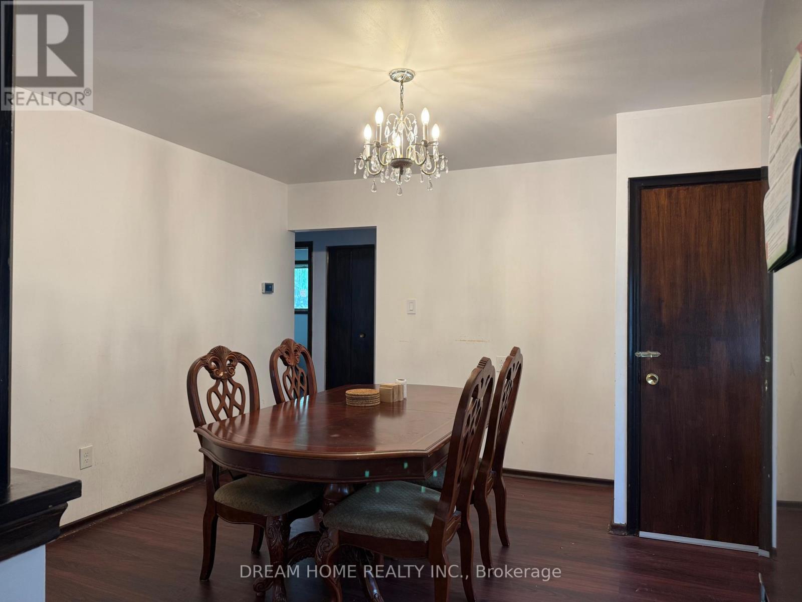 48 Meadowlark Drive, Hamilton, ON - Indoor Photo Showing Dining Room