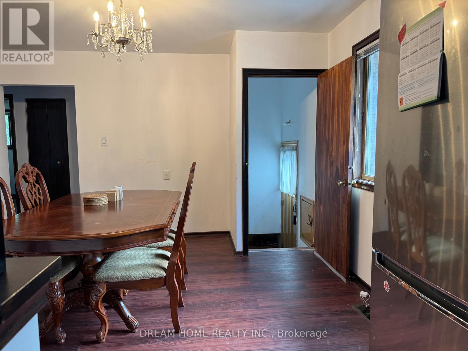 48 Meadowlark Drive, Hamilton, ON - Indoor Photo Showing Dining Room
