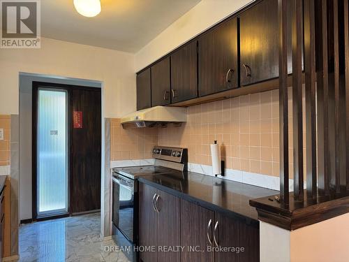 48 Meadowlark Drive, Hamilton, ON - Indoor Photo Showing Kitchen
