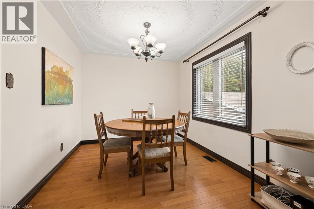 8 Perin Place, Kitchener, ON - Indoor Photo Showing Dining Room