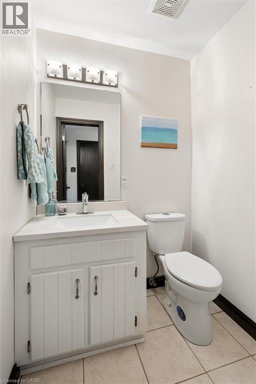 8 Perin Place, Kitchener, ON - Indoor Photo Showing Bathroom