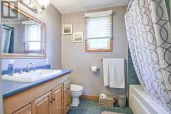 Main Floor 4 pc Bathroom - 