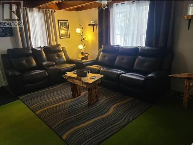 202 Allens Side Rd, Sault Ste. Marie, ON - Indoor Photo Showing Living Room