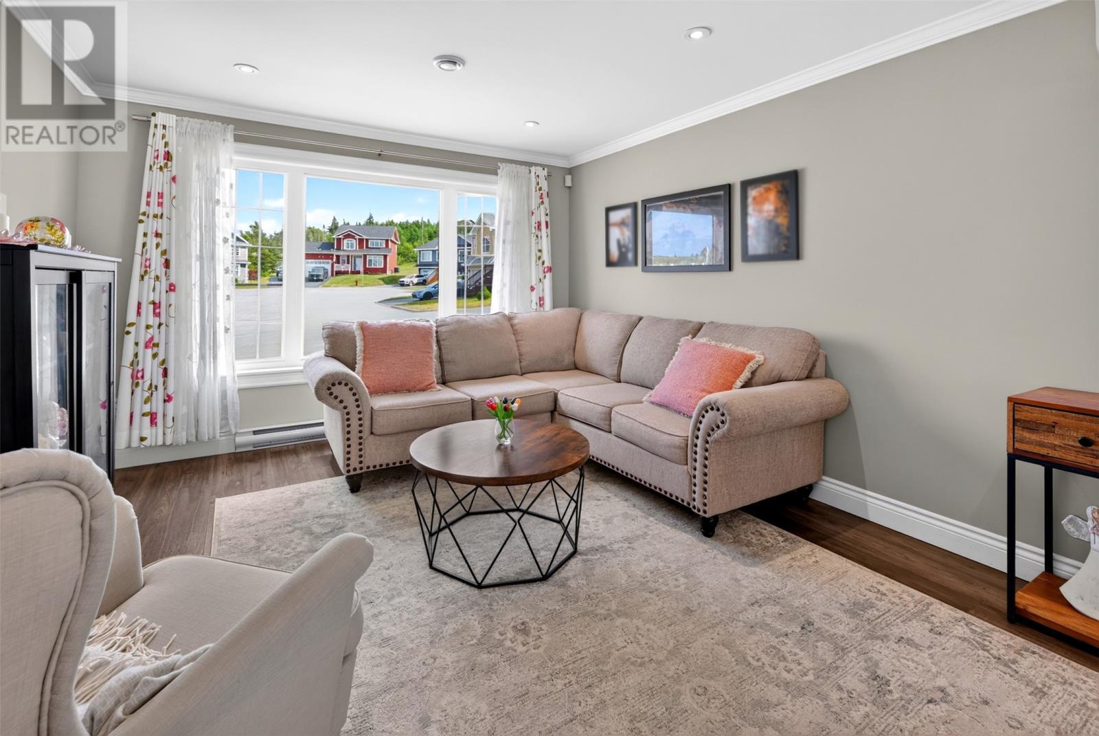 14 River Front Drive, St. Philips, NL - Indoor Photo Showing Living Room