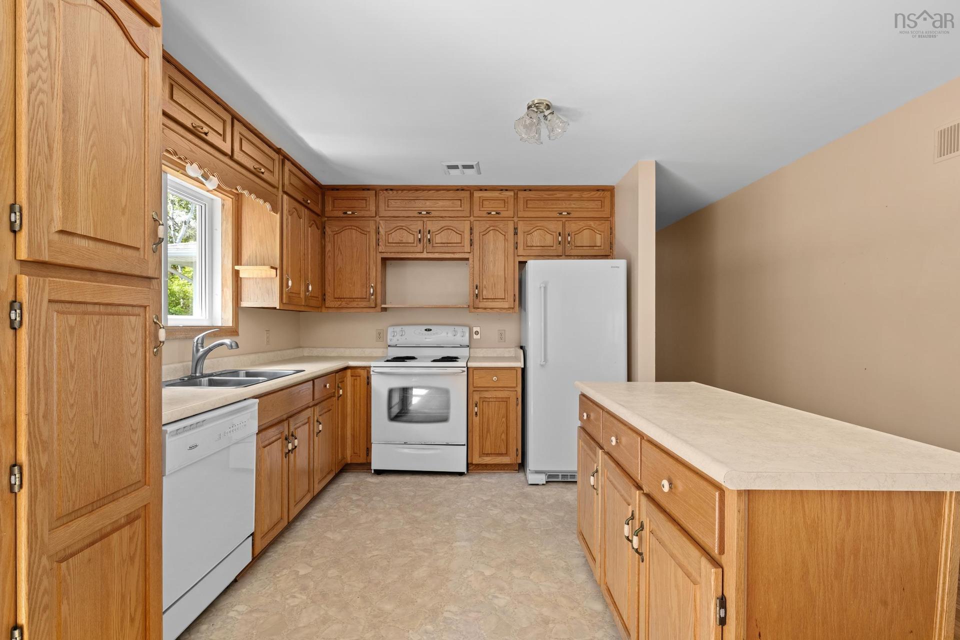 4145 Highway 329, Bayswater, NS - Indoor Photo Showing Kitchen With Double Sink
